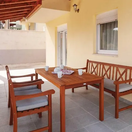 Two-bedroom In Milna Milna (Brac)